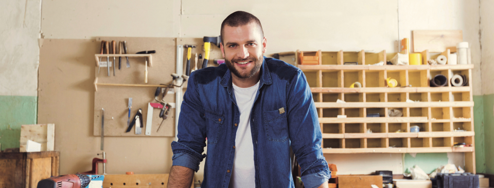 travailleur indépendant outils menuiserie artisanat